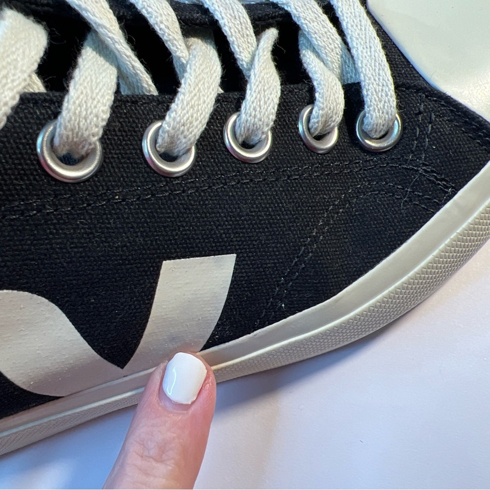 EUC 135$ Veja Wata II Organic Cotton Black/Cream Logo Sneakers 8 Euto 39 - Picture 15 of 16